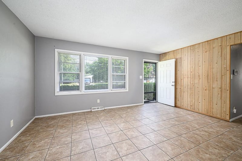8213 Ruskin Way, Kansas City, MO 64134