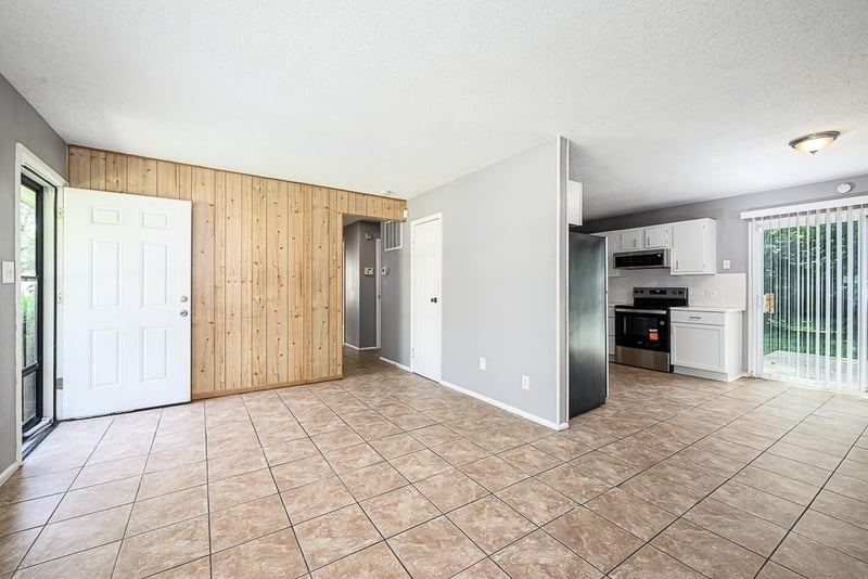 8213 Ruskin Way, Kansas City, MO 64134