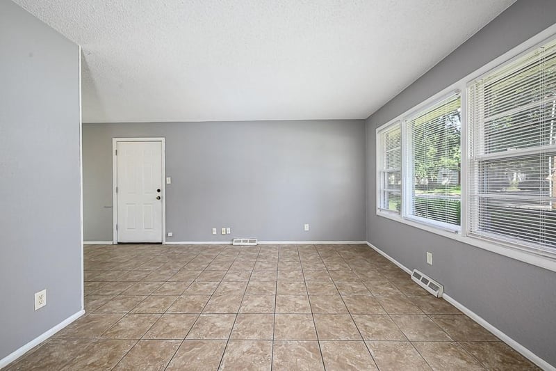 8213 Ruskin Way, Kansas City, MO 64134