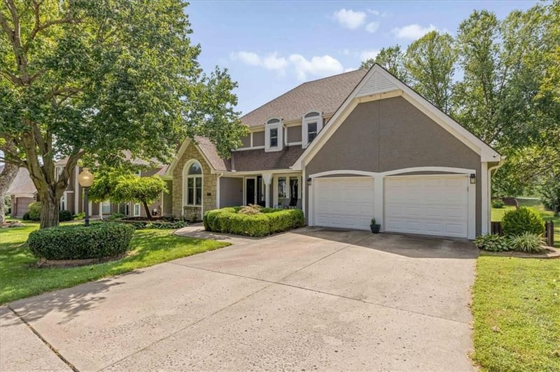 6728 N Quincy Cir, Kansas City, MO 64119