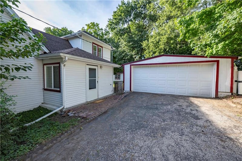 526 Reaser St, Leavenworth, KS 66048