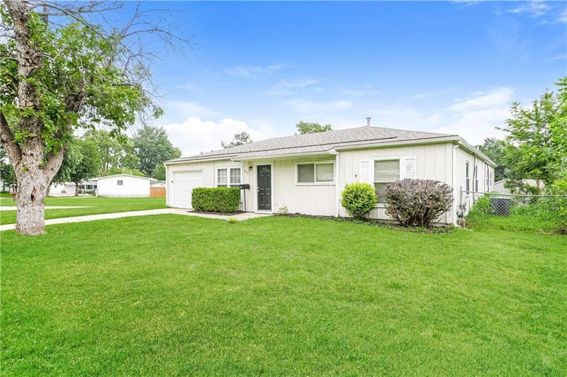 807 N Ponca Dr, Independence, MO 64056