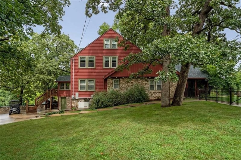 1 Anchor Dr, Lake Tapawingo, MO 64015