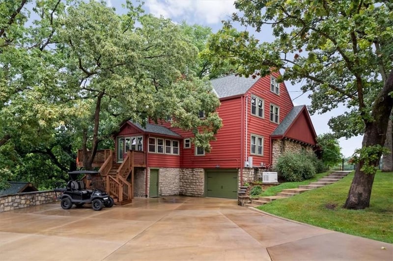 1 Anchor Dr, Lake Tapawingo, MO 64015