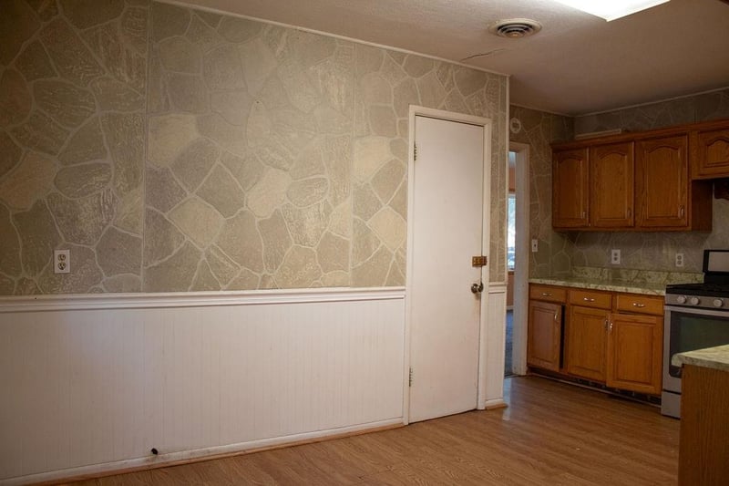 103 Warwick Rd, Coffeyville, KS 67337