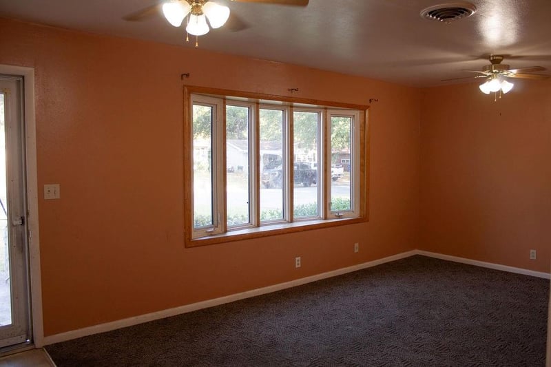 103 Warwick Rd, Coffeyville, KS 67337