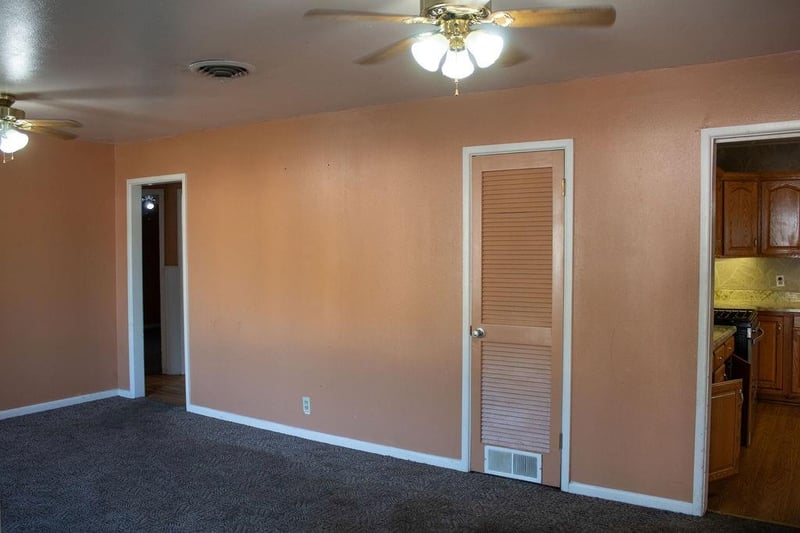 103 Warwick Rd, Coffeyville, KS 67337