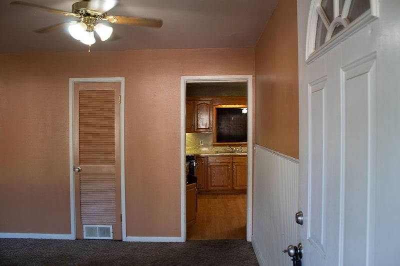 103 Warwick Rd, Coffeyville, KS 67337