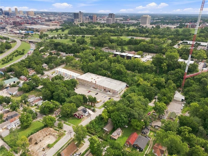 3003 Jarboe St, Kansas City, MO 64108