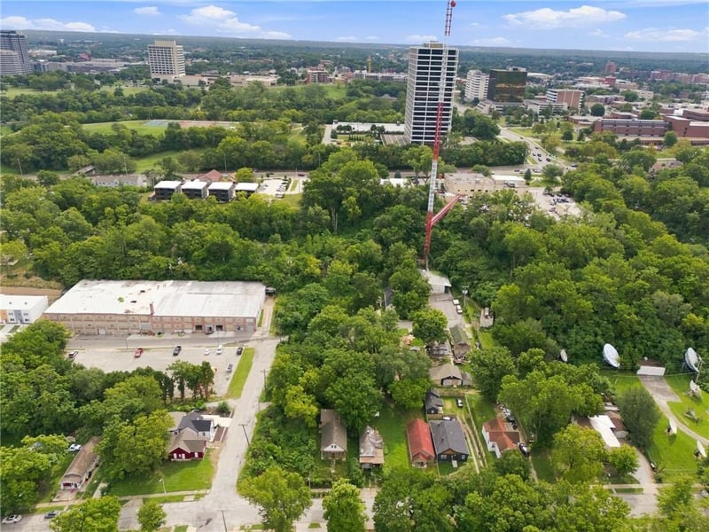 3003 Jarboe St, Kansas City, MO 64108