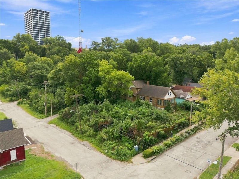 3003 Jarboe St, Kansas City, MO 64108