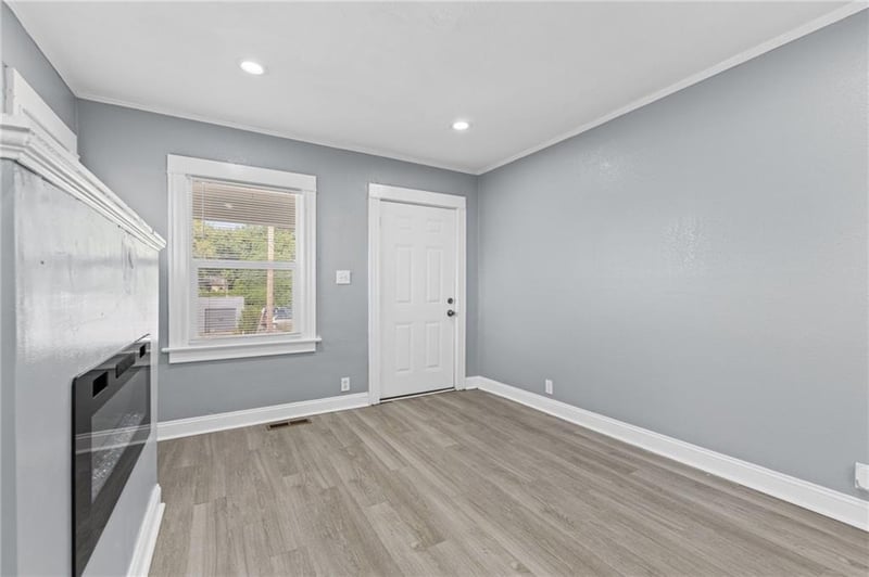5641 Prospect Ave, Kansas City, MO 64130