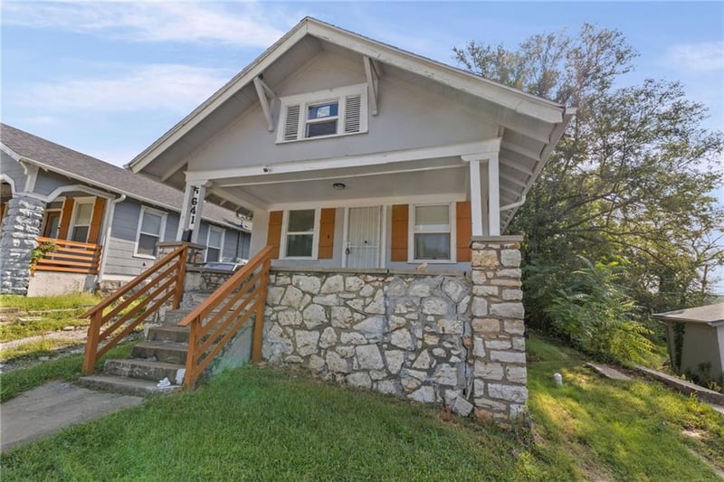 5641 Prospect Ave, Kansas City, MO 64130