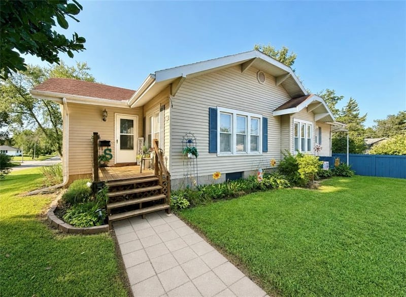 604 S Mulberry St, Maryville, MO 64468