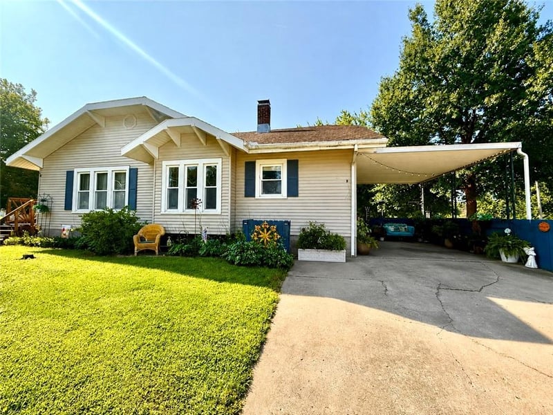 604 S Mulberry St, Maryville, MO 64468
