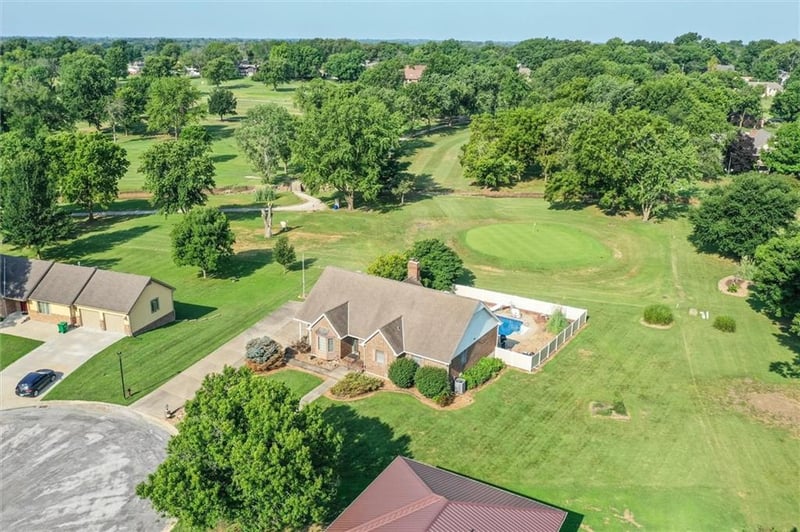 6 Willowgreen Dr, Butler, MO 64730