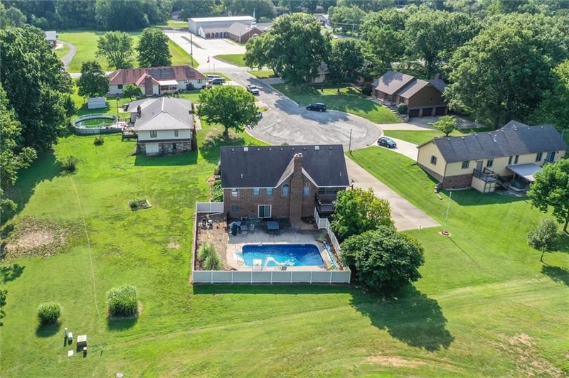 6 Willowgreen Dr, Butler, MO 64730