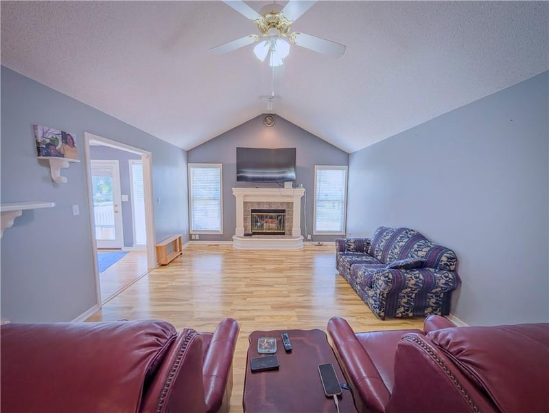 715 NE 107th Ter, Kansas City, MO 64155