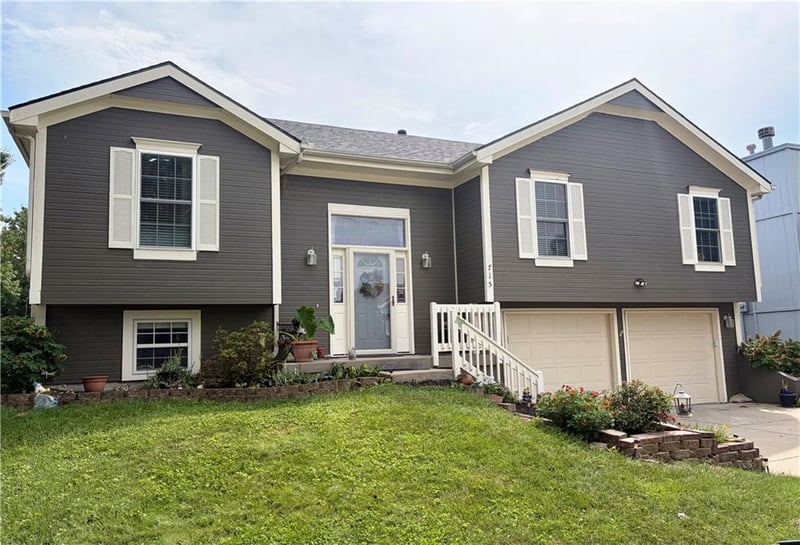 715 NE 107th Ter, Kansas City, MO 64155