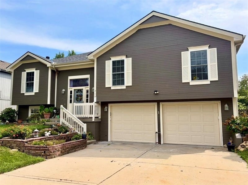 715 NE 107th Ter, Kansas City, MO 64155