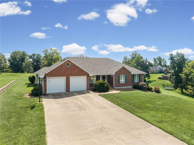 111 Walnut Dr, Carrollton, MO 64633
