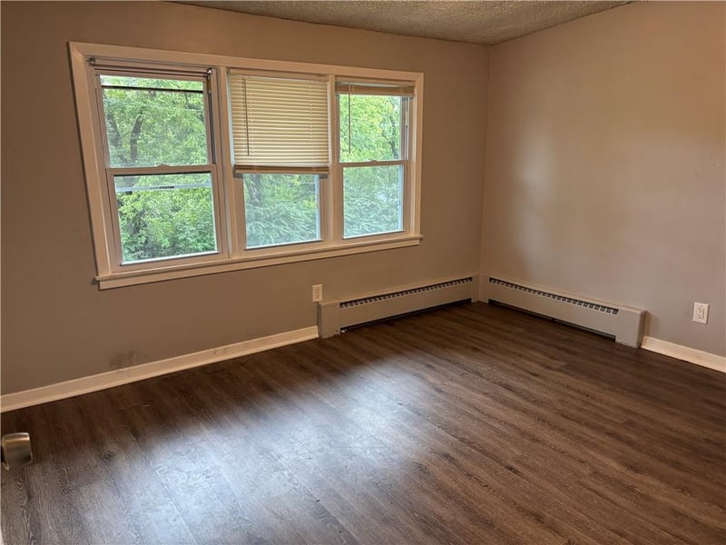 1413 W Waldo Ave, Independence, MO 64050