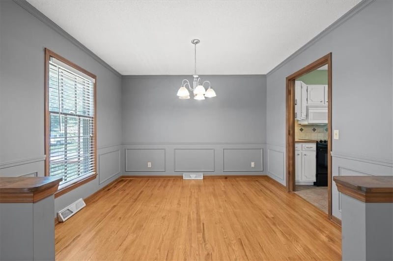7211 N Highland Ave, Gladstone, MO 64118