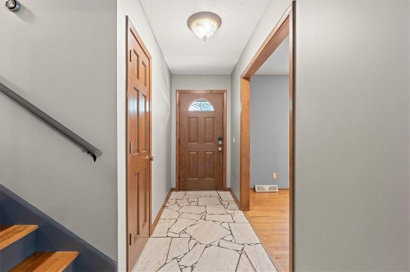 7211 N Highland Ave, Gladstone, MO 64118
