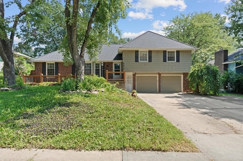 7211 N Highland Ave, Gladstone, MO 64118