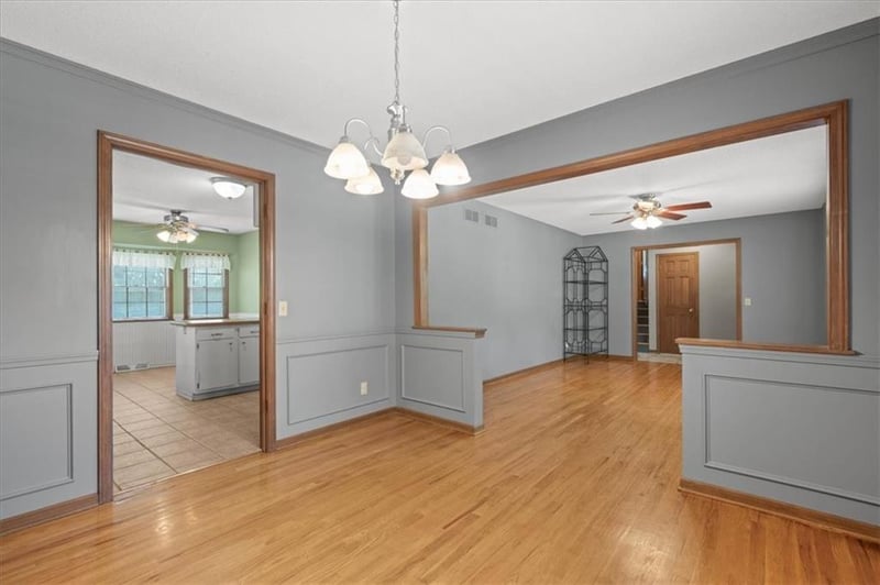 7211 N Highland Ave, Gladstone, MO 64118