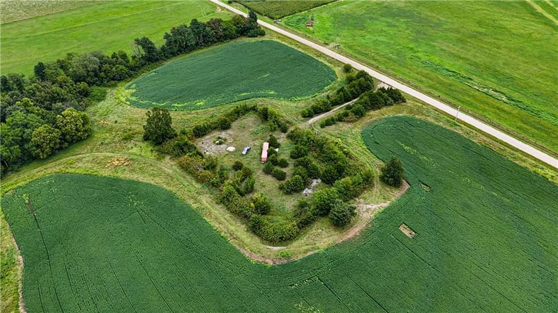 27597 Thomas Rd, La Monte, MO 65337