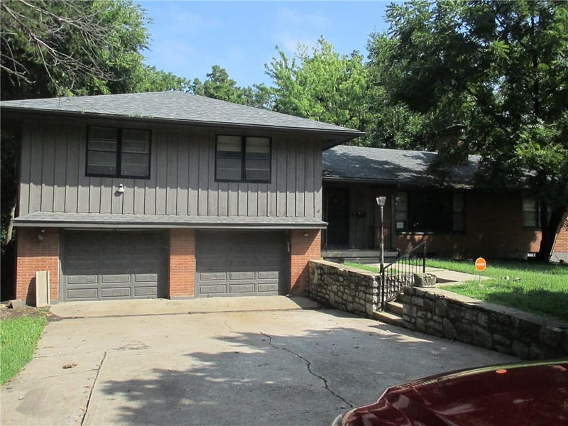 6878 Sni A Bar Rd, Kansas City, MO 64129