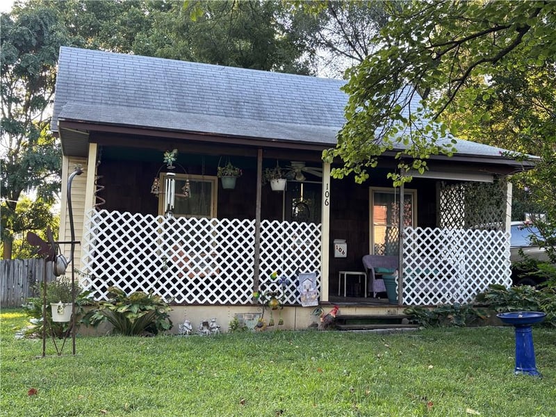 106 S Park Ave, Independence, MO 64050