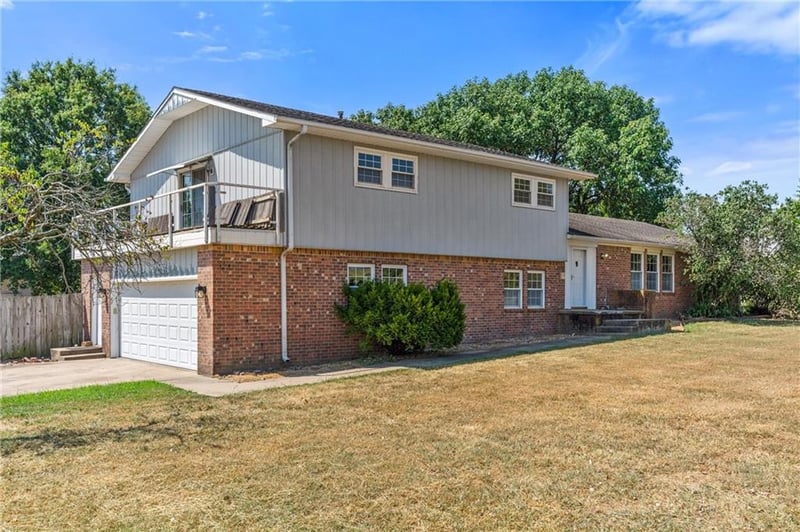 1901 Stark St, Coffeyville, KS 67333