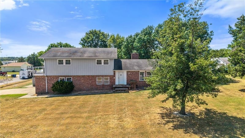 1901 Stark St, Coffeyville, KS 67333