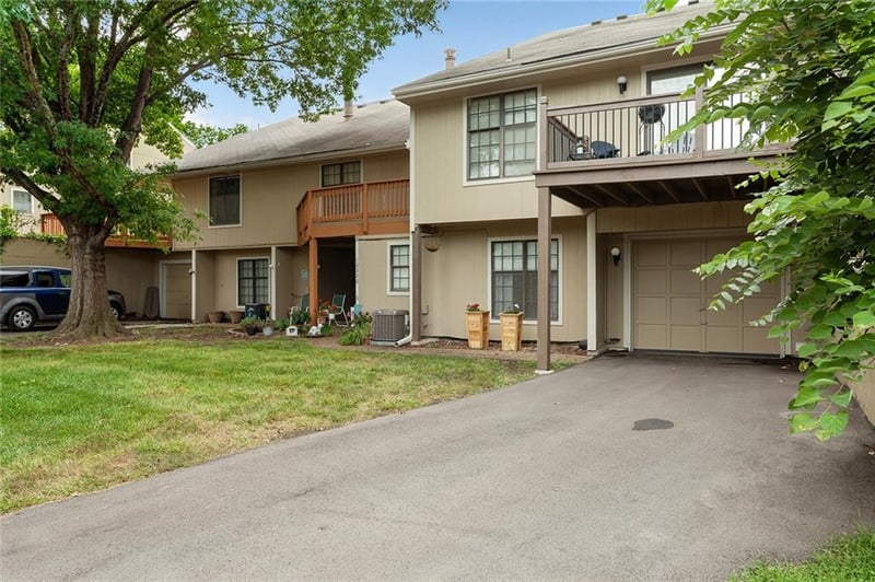 12220 Holmes Ln, Kansas City, MO 64146