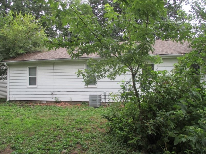 516 Seargent Ave, Marshall, MO 65340