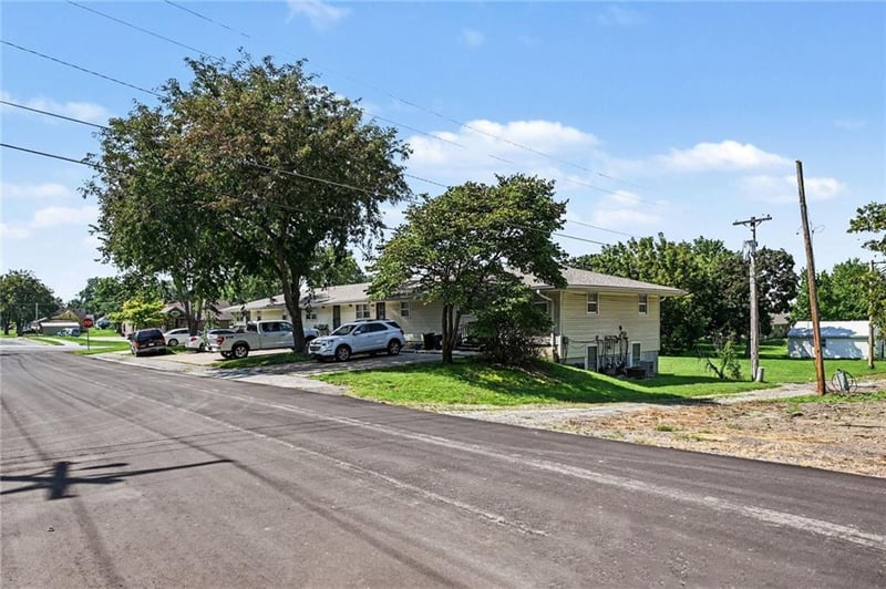 115 W Orchard St, Odessa, MO 64076