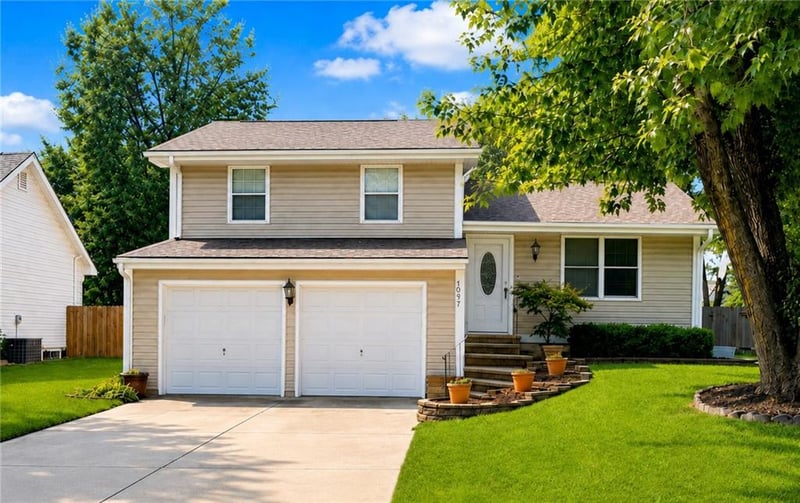 2033 E Wyandotte St, Olathe, KS 66062