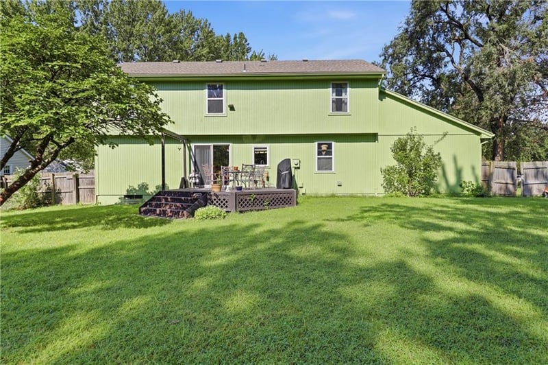804 41st St, Blue Springs, MO 64015