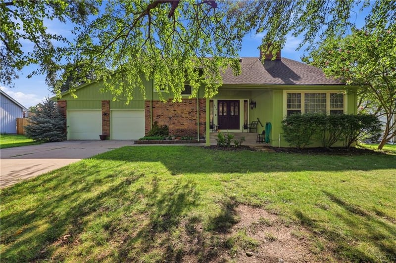 804 NW 41st St, Blue Springs, MO 64015