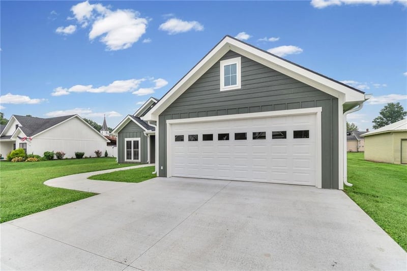 102 E 4th St, Norborne, MO 64668