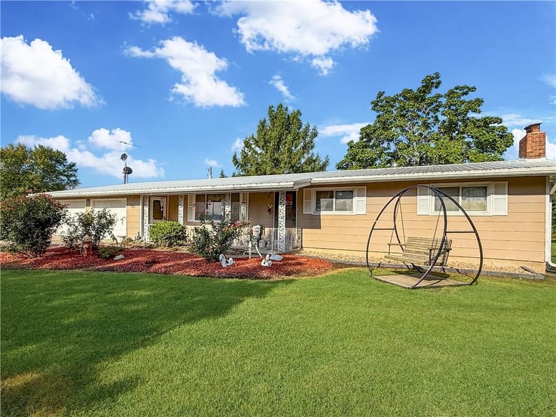 5555 Kinnamon Rd, Odessa, MO 64076