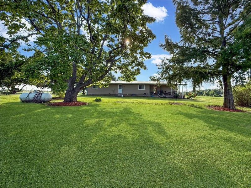 5555 Kinnamon Rd, Odessa, MO 64076