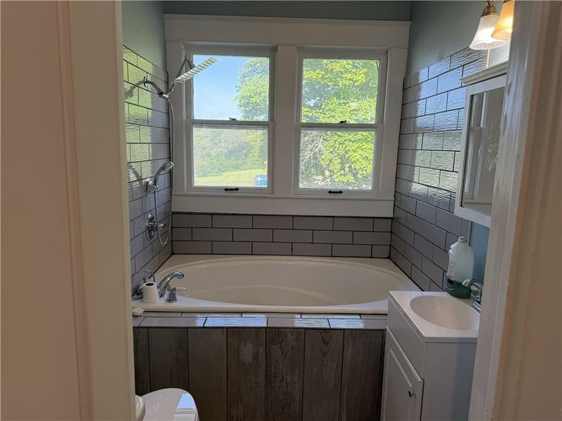 311 W Grand St, Gallatin, MO 64640