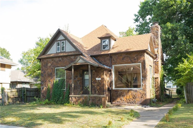 1621 Appleton St, Parsons, KS 67357