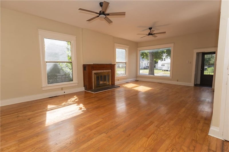 1621 Appleton St, Parsons, KS 67357