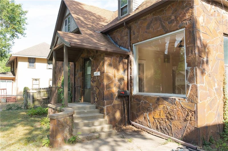 1621 Appleton St, Parsons, KS 67357