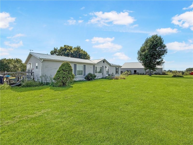 18696 Old Hwy 40 Hw, Higginsville, MO 64037