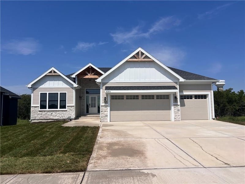 16264 Baxter St, Gardner, KS 66030